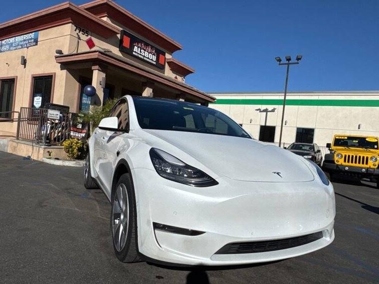 TESLA MODEL Y 2021 5YJYGDEE4MF153529 image